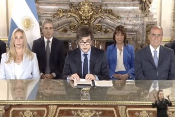 Milei anuncia una “motosierra profunda” en Argentina para 2025