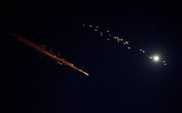 Irán lanza primera salva de misiles contra Israel tras elección de Mojtaba Jamenei como nuevo líder supremo