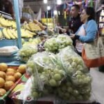 Consumo privado inicia el año con caída en enero y débil repunte en febrero, estima Inegi