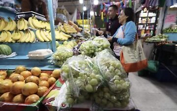 Consumo privado inicia el año con caída en enero y débil repunte en febrero, estima Inegi
