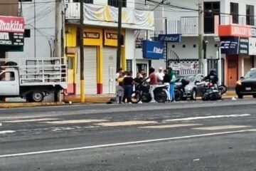 Motociclista fallece tras brutal impacto contra camioneta en la carretera federal Cuernavaca – Taxco