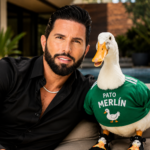 ¿Se vende el Pato Merlín? Poncho de Nigris desata furia en redes tras agresiva oferta millonaria por el ave viral