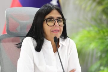Delcy Rodríguez pide a Carlos III la liberación del oro venezolano en Banco de Inglaterra