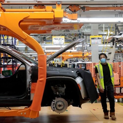 Reglas de origen en autos se revisarán en el T-MEC: Jamieson Greer