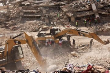 Venezuela demuele el primer edificio en la región devastada por los terremotos