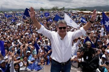 Vuelve a Honduras el expresidente Hernández, indultado por Trump tras condena en EU por narcotráfico 