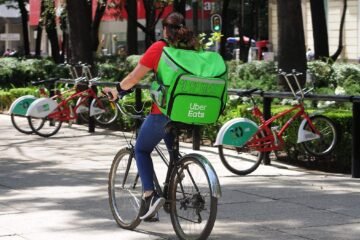 Cada vez más trabajadores de plataformas digitales acceden al IMSS