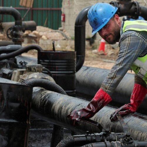 Precios del petróleo cotizan al alza tras nueva ofensiva de EU contra Irán