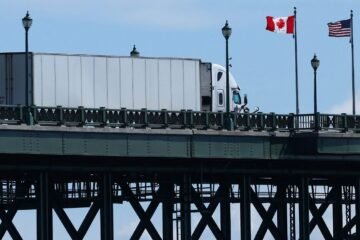 Trump pausa tres días los aranceles de 50% a Canadá; asegura que hay un acuerdo
