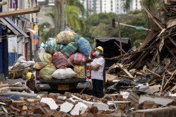 “Quedan los recuerdos”: una campaña recupera pertenencias de víctimas del terremoto en Colombia
