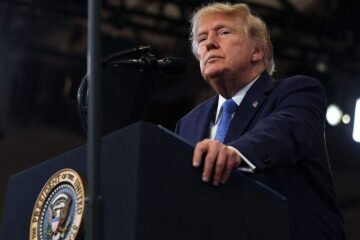 Trump dice que pronto declarará al estrecho de Ormuz como «territorio de Estados Unidos»