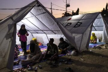Terremoto de 5.7 sacude la isla indonesia de Flores tras fuerte sismo que dejó 53 muertos