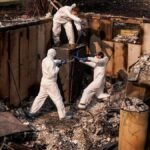 Abrir una caja fuerte llena de armas, esa fue la misión de tres hermanos en medio de los incendios en Washington