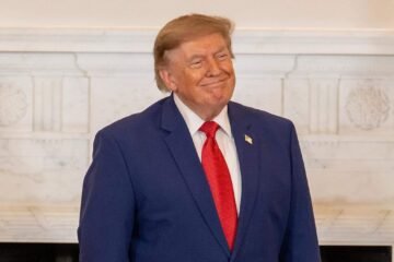 Trump dice que EU reducirá sus ejercicios militares conjuntos con Corea del Sur