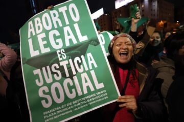 Escucha su corazón: en qué consiste la propuesta del gobierno de Kast para disminuir los abortos en Chile