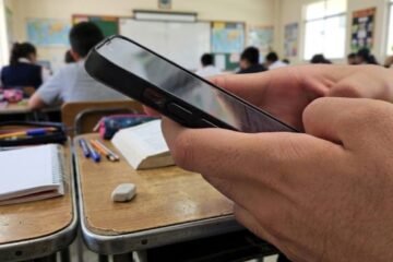 Adiós al celular en las aulas. México regulará su uso en escuelas a partir del 3 de noviembre